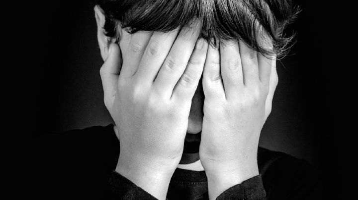 ¡Brutal crimen! Tras ser raptada, 2 hombres le vierten ácido en los ojos; ya están detenidos