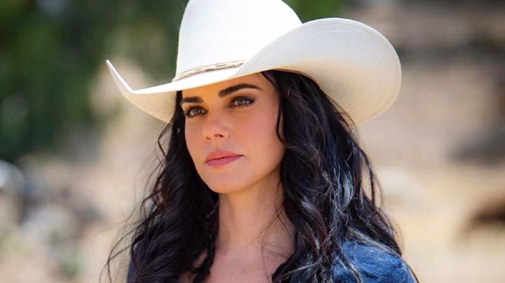 Tras rechazar a galán de Televisa, Livia Brito se atreve a posar con escandaloso bañador