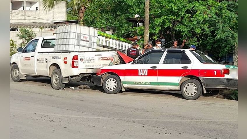 Imprudente taxista atropella y mata a don Saúl, un vendedor de elotes en Veracruz; intentó fugarse
