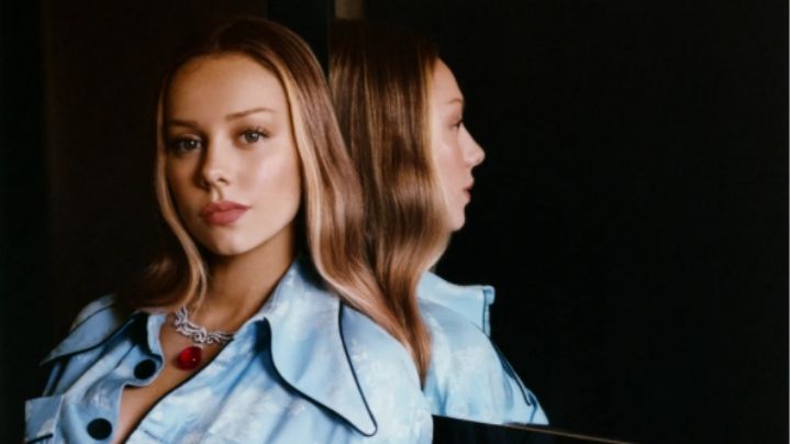 Ester Expósito derrocha elegancia con fino vestido verde y lujosa joyería