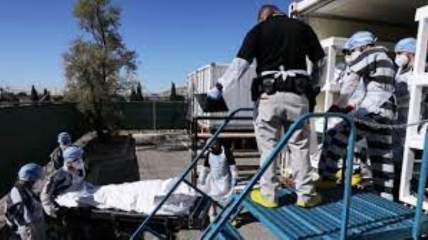 "Estamos agotados": Forense denuncia que EU se queda sin espacio para los cuerpos de Covid