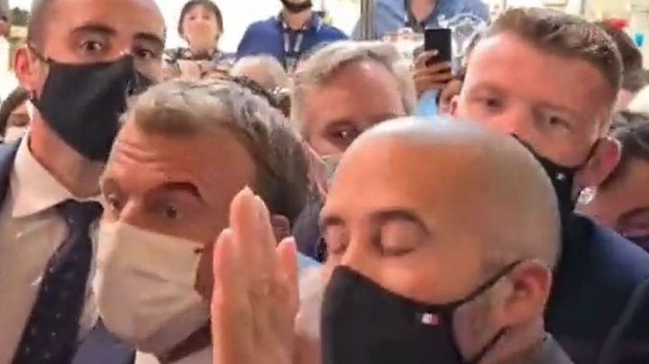 ¡De no creerse! Captan en VIDEO ataque al presidente de Francia en pleno evento público