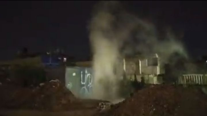 (VIDEO) Huachicoleros: Fuga de gasolina por toma ilegal moviliza autoridades en Ecatepec