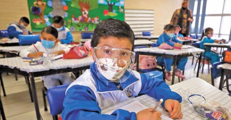Los alumnos deberán hacer uso de cubrebocas
