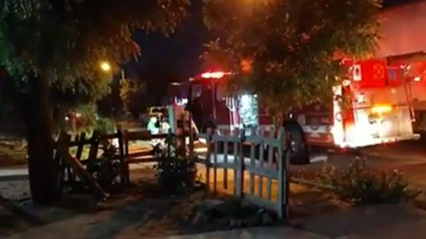 ¡Voraz incendio! En plena madrugada, casa arde en llamas en Ciudad Obregón; hay una víctima