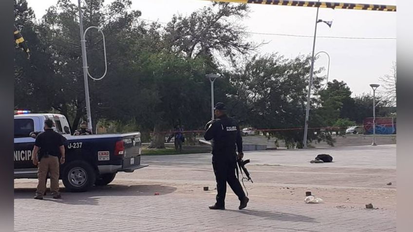 Frente a la estatua de Benito Juárez, gatillero asesina sin misericordia a un hombre; había testigos