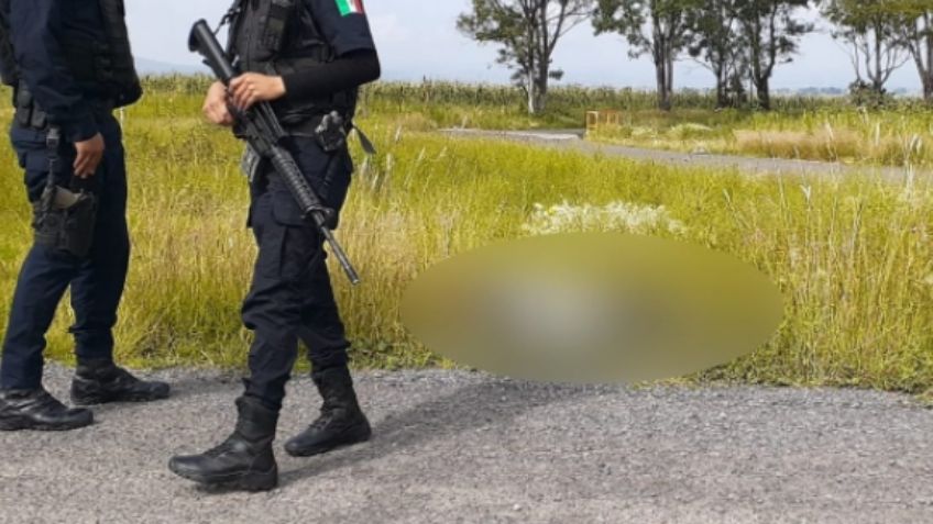 Asesinan a un joven en la carretera; su madre lo reconoció en el Semefo