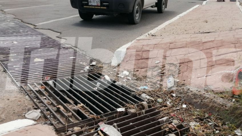 ¡Alarmante! Alcantarillas tapadas ocasionan graves inundaciones en calles de Hermosillo