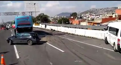 Queda en VIDEO brutal colisión de tráiler con carros en la México-Pachuca; hay 14 víctimas