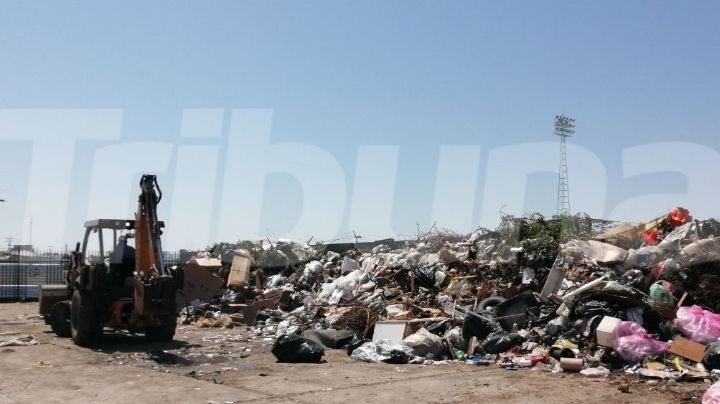 Vecinos reportan acumulación de basura al exterior del Estadio Héctor Espino