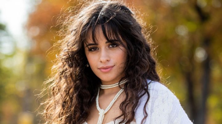 ¡Belleza latina! Camila Cabello se atreve a posar con pequeño bañador y desata locura
