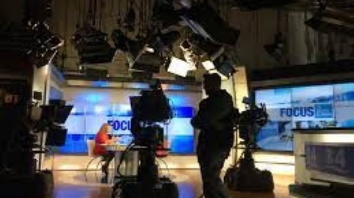 Destrozada, famosa conductora se despide de su hija de 18 años, modelo que murió por Covid-19