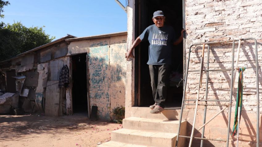 Don Carlos espera un milagro, necesita barandales en su casa para no sufrir un accidente