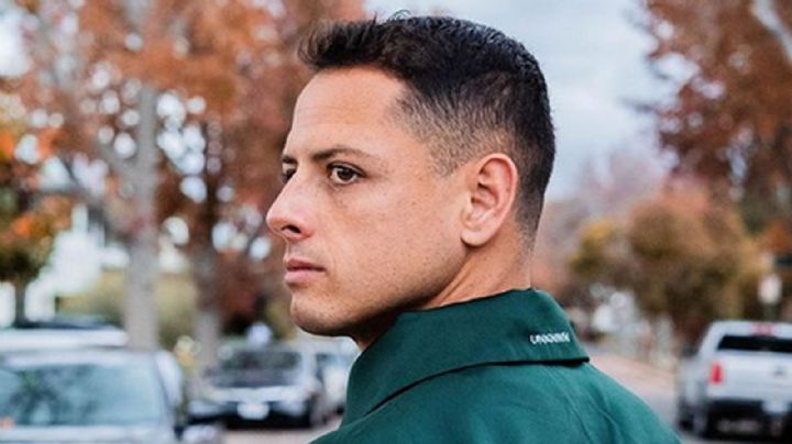 Enamorado y feliz de la vida captan a 'Chicharito' junto a su nueva novia en Miami