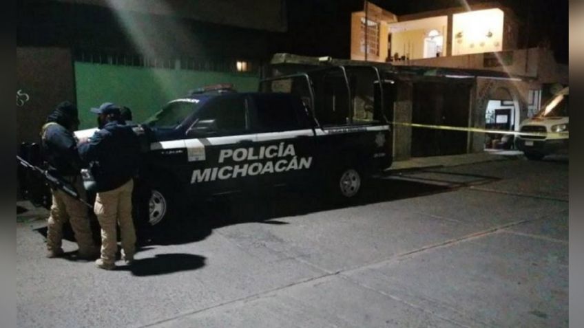 Policía Estatal es asesinado a balazos al ir acompañado de su esposa en Michoacán