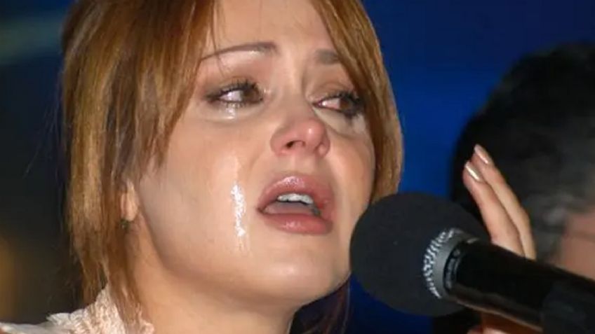 Es gay: Tras volver a Televisa, polémica actriz halla a su novio con otro hombre ¡en su propia casa!