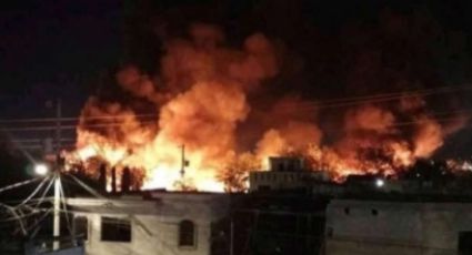 VIDEO: Incendio arrasa con más de 100 tejabanes; 37 familias en Monterrey lo pierden todo