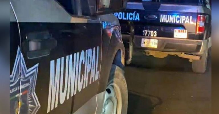 Autoridades llegan al sitio del crimen