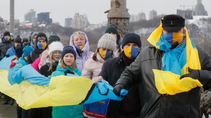 EU declara que "no hay plan de evacuación" en Ucrania; pide a sus ciudadanos que salgan del país