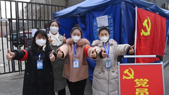 Tras un mes de estricto bloqueo, China levanta el confinamiento en una de sus ciudades más famosas