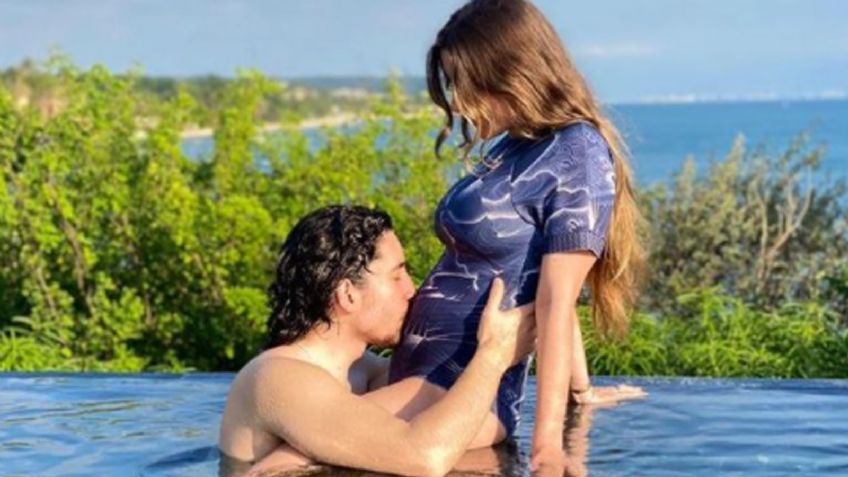 Esposa de Álex Fernández luce su pancita de embarazo con coqueto bañador y causa furor en Instagram