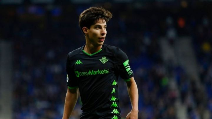 Betis quiere que Diego Lainez permanezca en el plantel, asegura prensa española