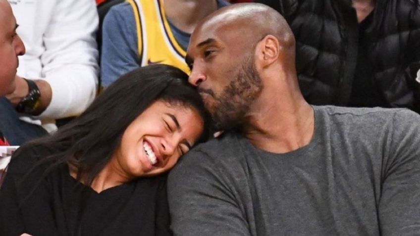 Emotivo homenaje para Kobe Bryant: Artista coloca estatua en el lugar donde murió 'Black Mamba'