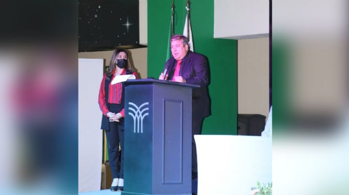 Se gradúan de la Universidad; Sergio García, director general de TRIBUNA ofrece discurso