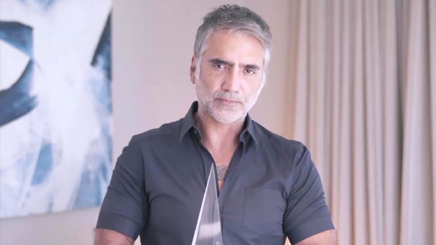 Tras la muerte de Vicente Fernández, el 'Potrillo' da desgarradora noticia: "Vuela alto"