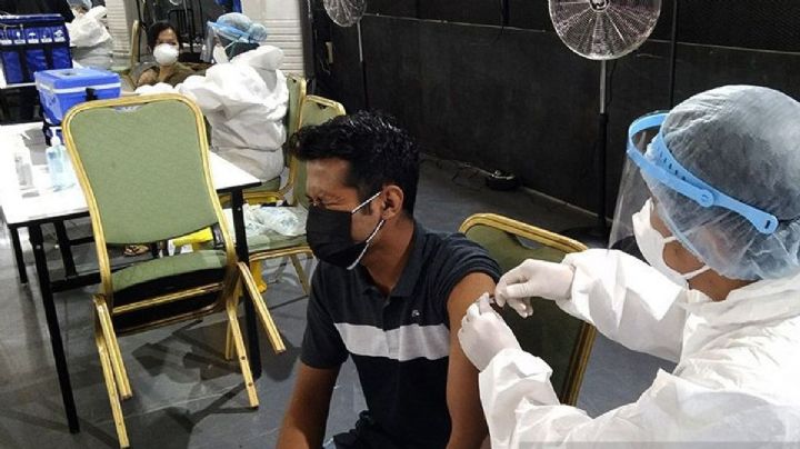 Personas mayores de 30 años ya pueden registrarse para recibir el refuerzo de la vacuna contra Covid-19