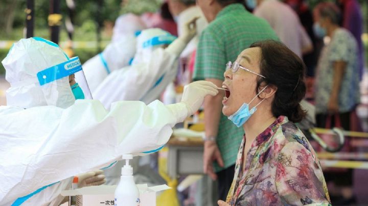 Ciudad de China es sometida a estricto bloqueo por contagios de Covid-19; no tendrían alimento
