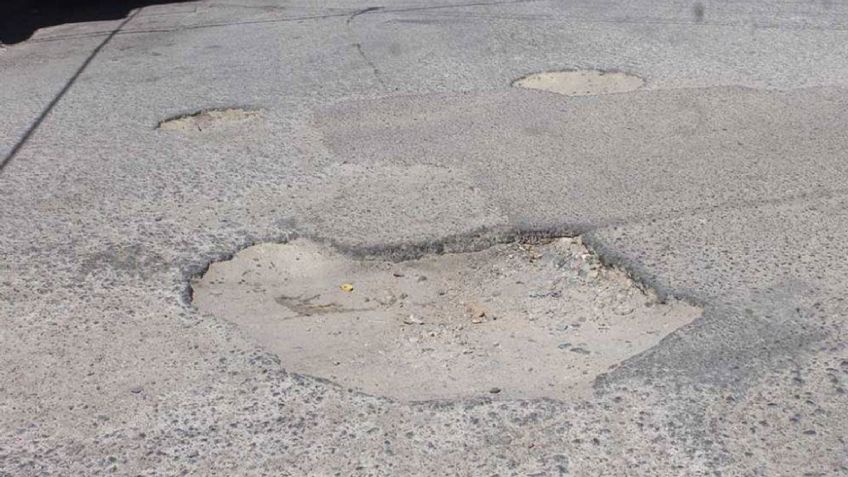 Tras caer en un bache, motociclista sale proyectado y con lesiones en Guaymas