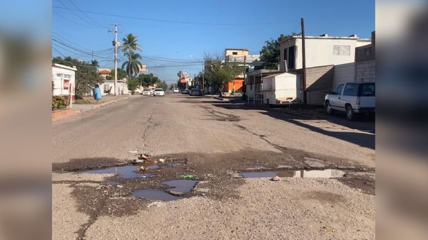 Llovizna 'expone' fallas en el programa emergente de bacheo en Navojoa