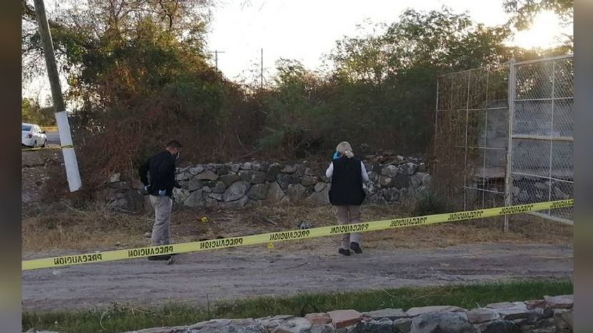 Pistoleros a bordo de una camioneta ultiman a un transeúnte por calles de Guerrero