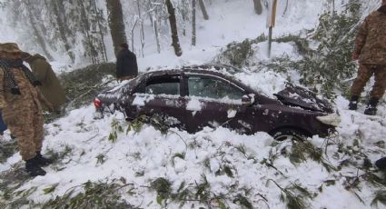Tormenta de nieve en Pakistán deja 21 personas muertas atrapadas en sus autos