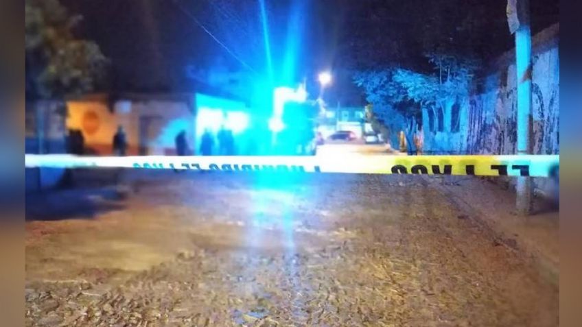 Una joven es asesinada de 4 balazos mientras tomaba alcohol afuera de una casa