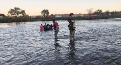 VIDEO: Rescatan a dos mujeres y cuatro menores en el Río Bravo; hay una embarazada
