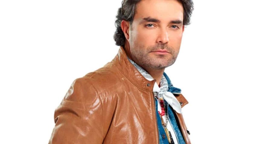 ¿Desde la cama? Mauricio Islas, exgalán de Televisa, comparte 'íntimo' VIDEO