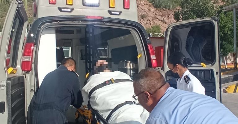 Persona se 'pierde' al realizar actividades recreativas en la bahía de Guaymas y rescatada por Marina