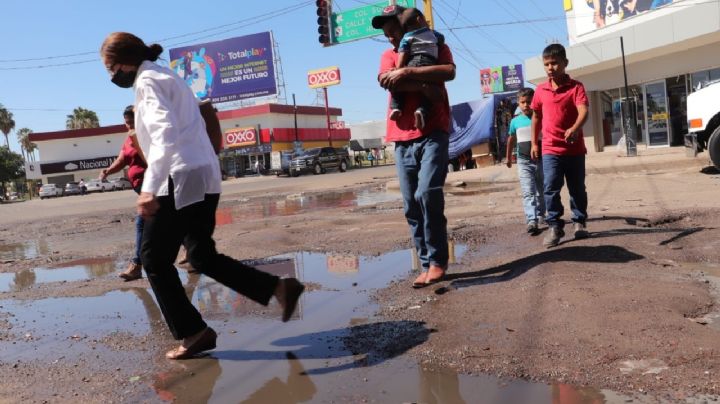 Central Camionera está entre aguas negras y muchos baches en el municipio de Cajeme