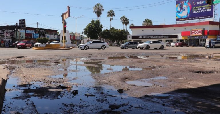 Central Camionera está entre aguas negras y muchos baches en el municipio de Cajeme