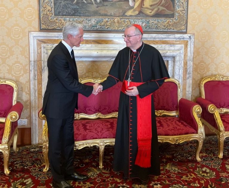 Reunión de cardenales con Alfredo del Mazo