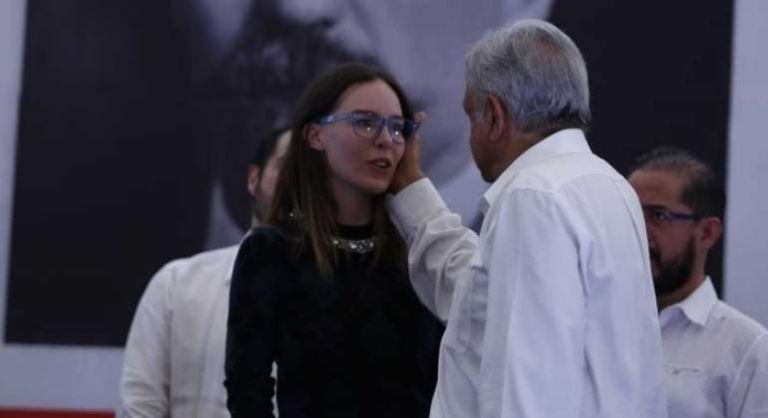 En la imagen, el presidente AMLO y Belinda en 2018. Foto: Internet