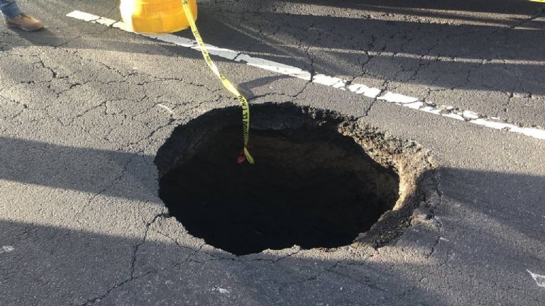 Socavón calzada Ignacio Zaragoza