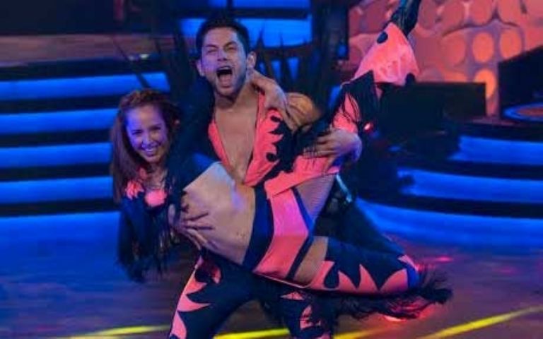 Irán Castillo y Telésforo bailando quebradita