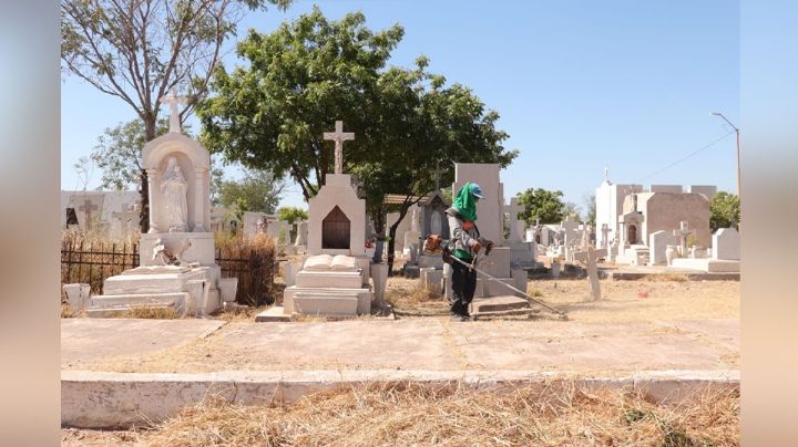 Avanza el trabajo en los panteones de Cajeme por el Día de Muertos