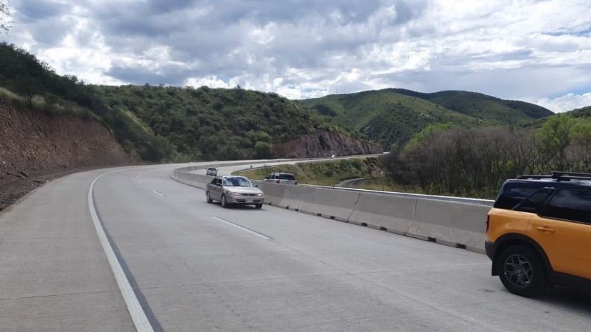'Mañanera' de AMLO: Celebran el Día del Caminero con presentación de Curvas de Quijano y 3 obras más