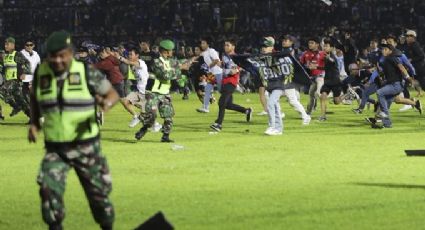 Tragedia en el fútbol: Batalla campal en un partido de Indonesia deja un saldo oficial del 125 muertos