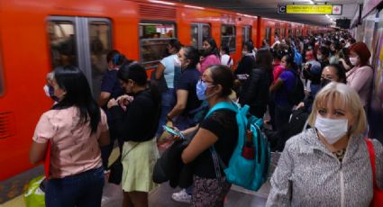 VIDEO: Usuarios del Metro de CDMX no se resisten y arman karaoke para esperar el arribo del tren