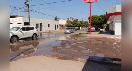 Ciudad Obregón: Residentes de la colonia Cortinas denuncian fuga de agua limpia